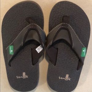 Sanuk kids flipflops
